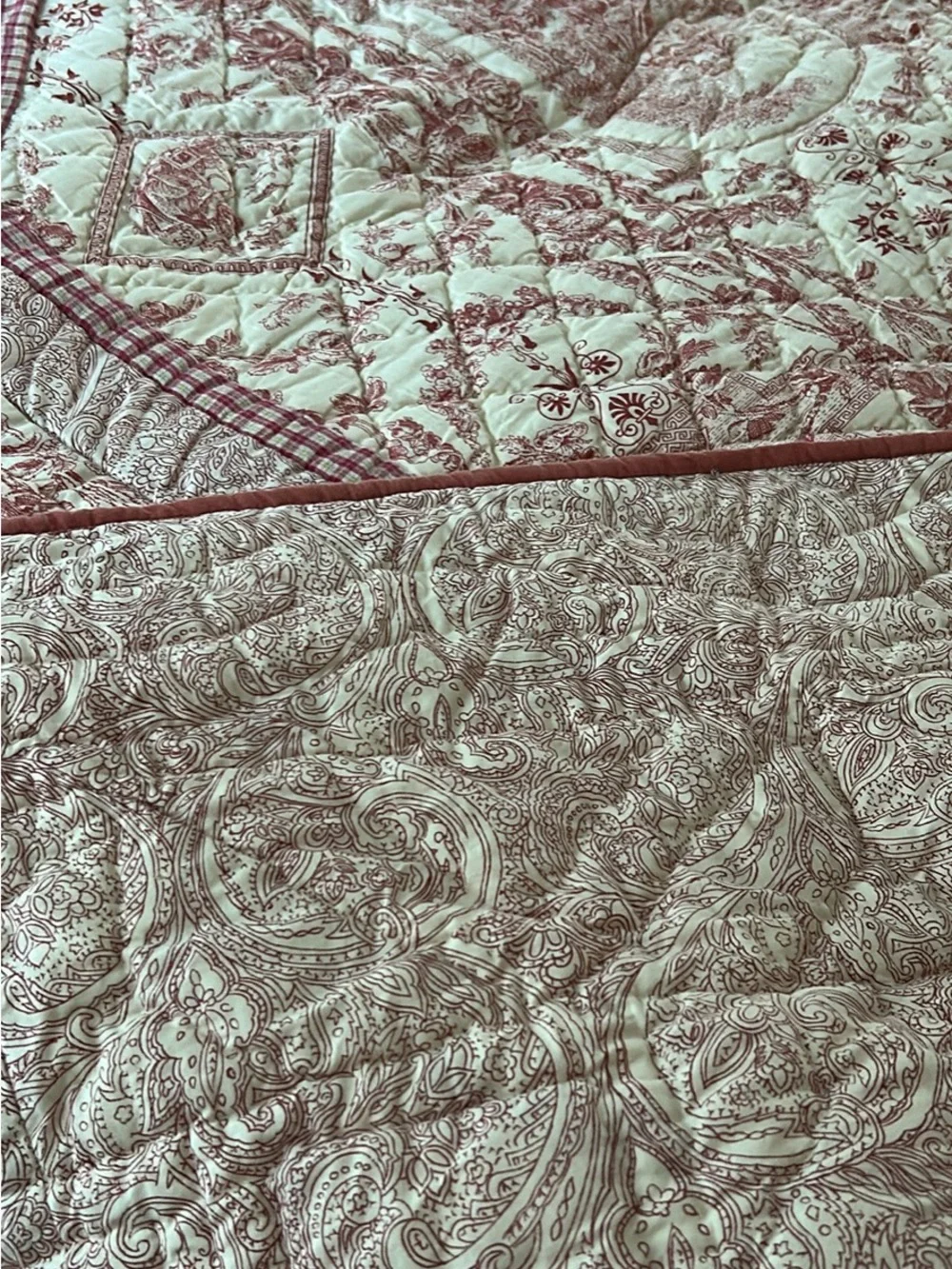 French countryside red and Cream Toile Quilted Bedding Set with Pillow Shams